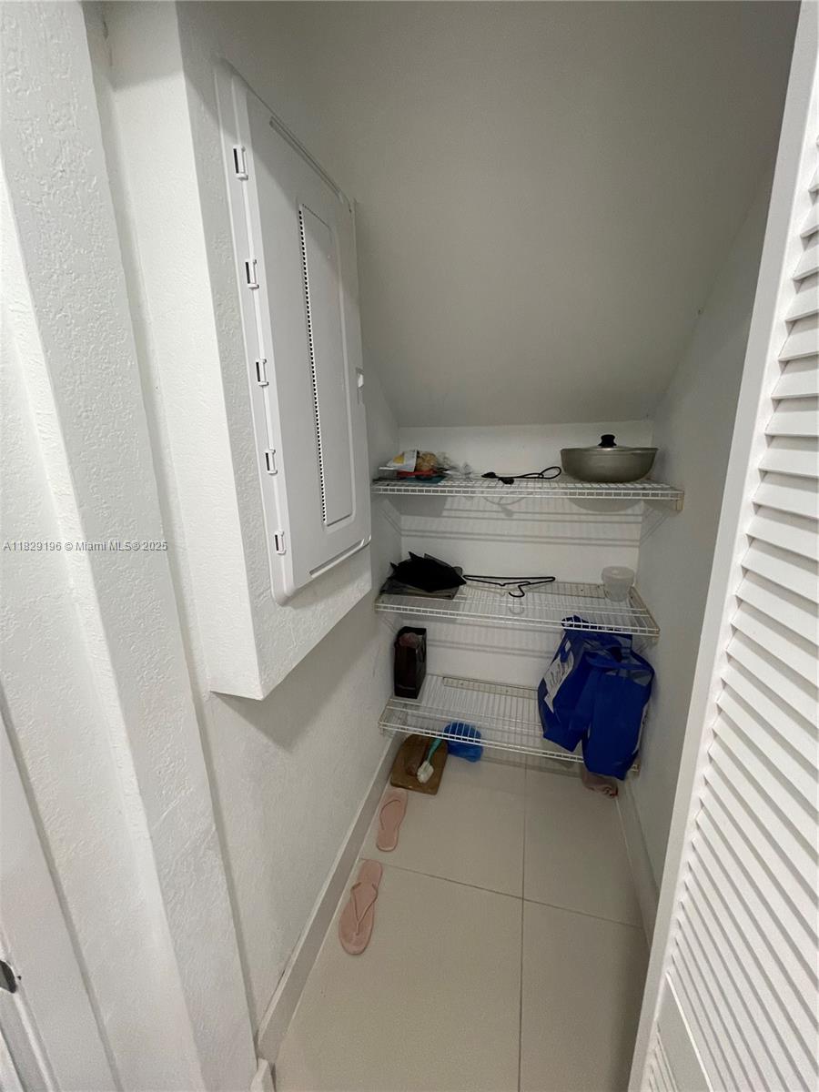 254 Nw 11th Ct Property Photo 14
