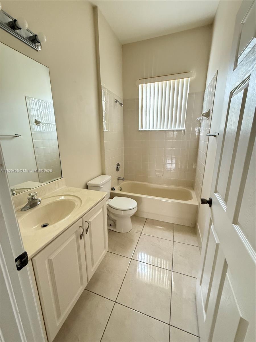 1924 Se 17 Court 1924 Property Photo 9