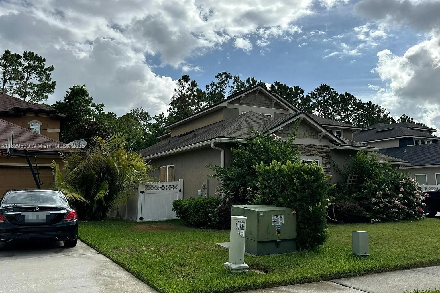 94 Cloisterbane Dr Property Photo 3