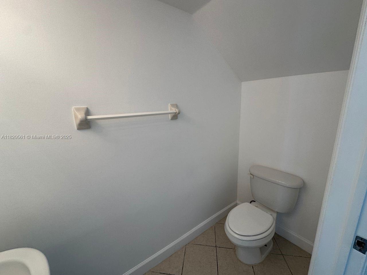 2929 Se 2nd St 4 Property Photo 9