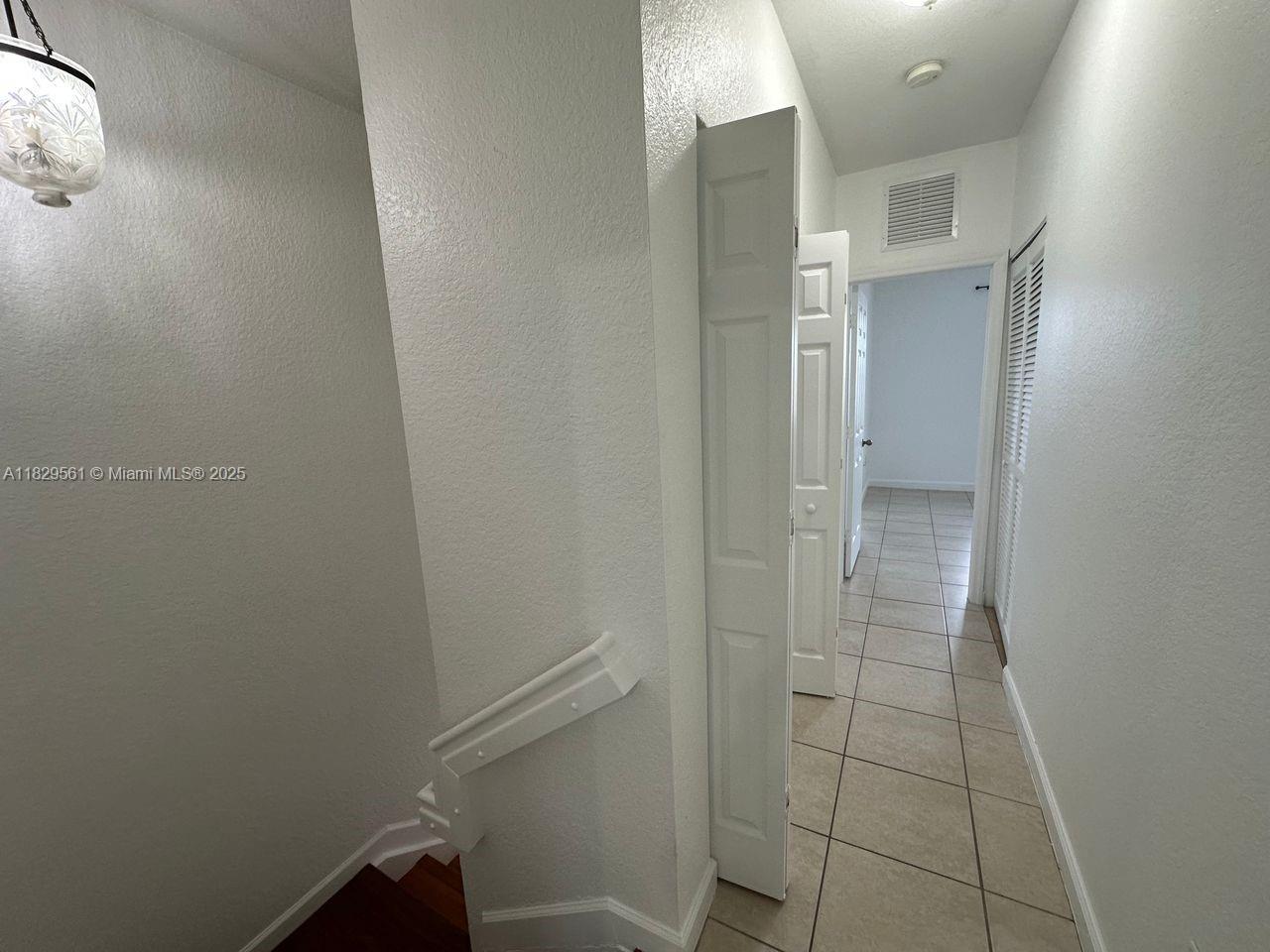 2929 Se 2nd St 4 Property Photo 16