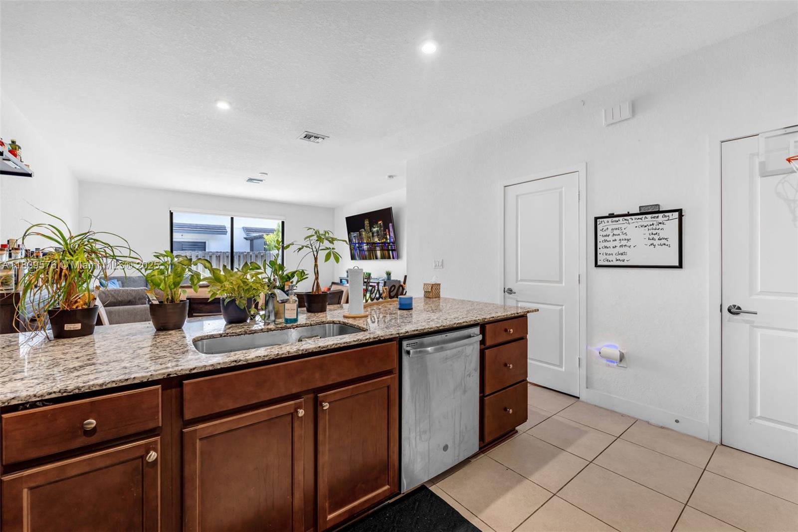 10962 Sw 235 Property Photo 6