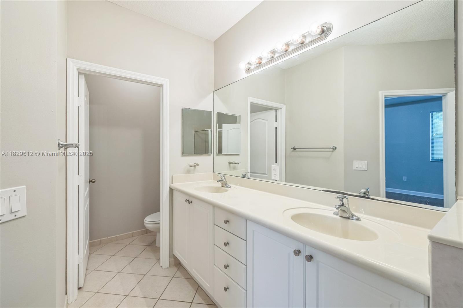 11266 Sw 236th Ln Property Photo 8