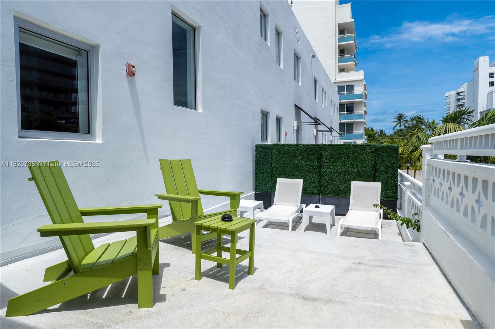 205 Collins Ave Property Photo 39