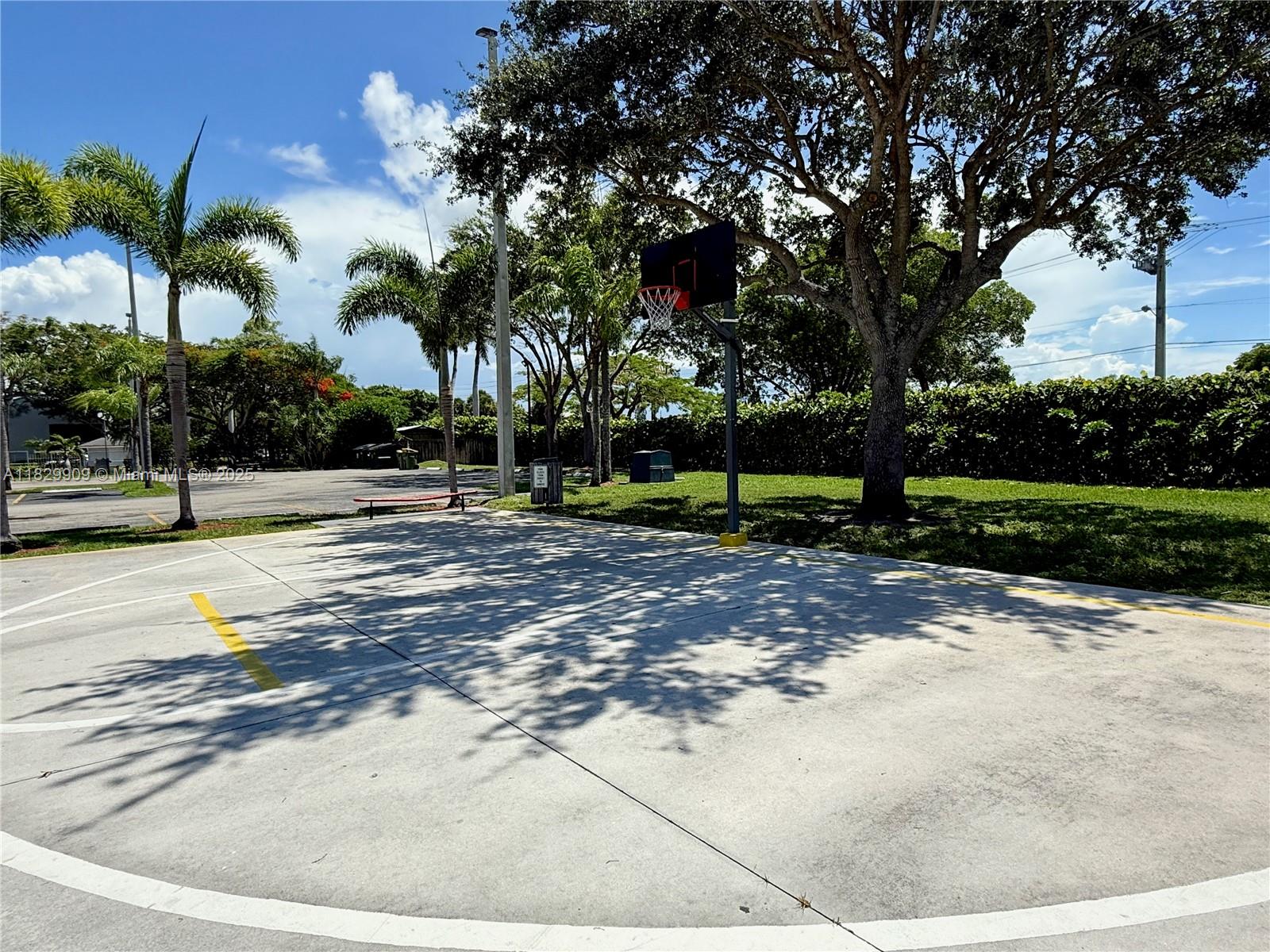 1044 S Independence Dr 1044i Property Photo 12