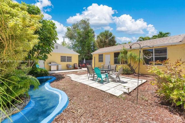 209 S Palmway Property Photo 1