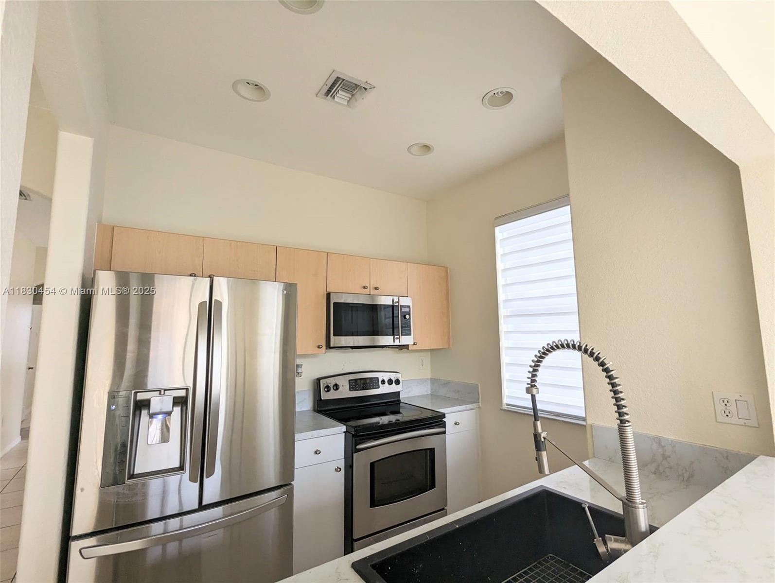 10968 Sw 236th Ter Property Photo 5