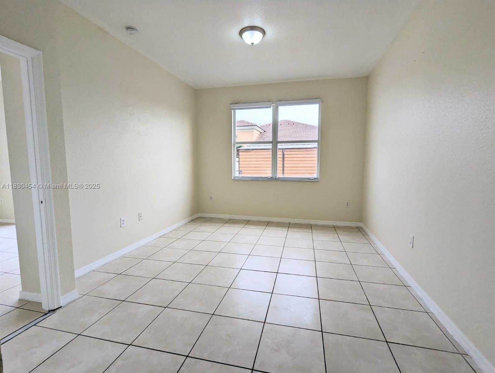 10968 Sw 236th Ter Property Photo 7