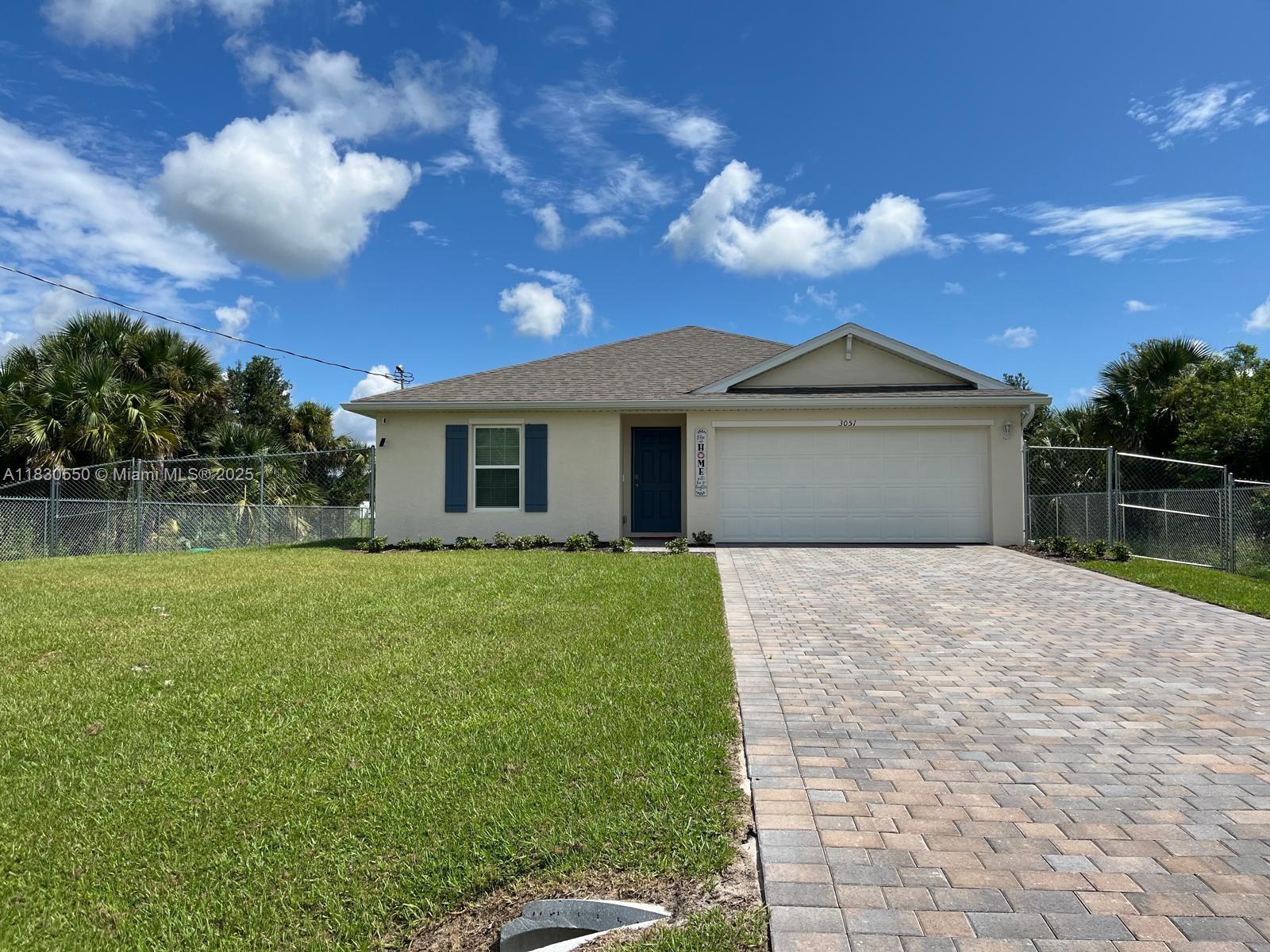 3051 Nw Beechwood Cir Property Photo 1