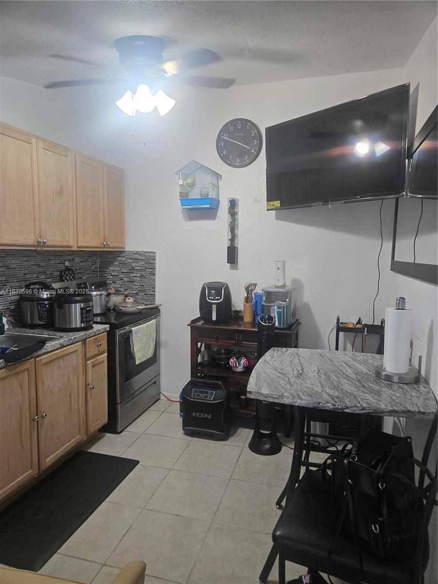 360 Sw 3rd St Property Photo 13