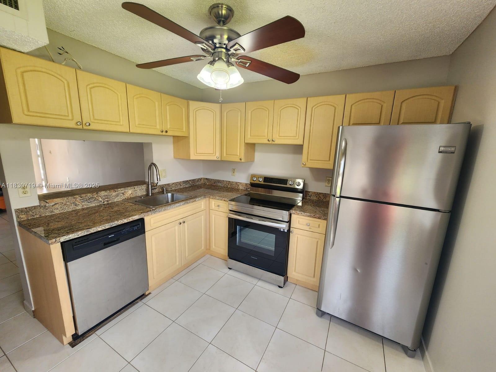 1140 Independence Trl 1140-d Property Photo 3