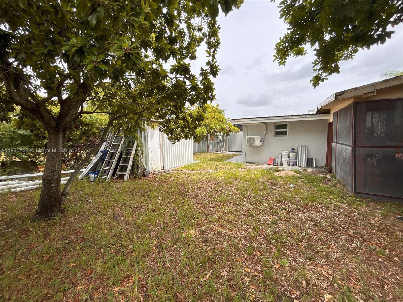 4560 Nw 25th Pl Property Photo 14