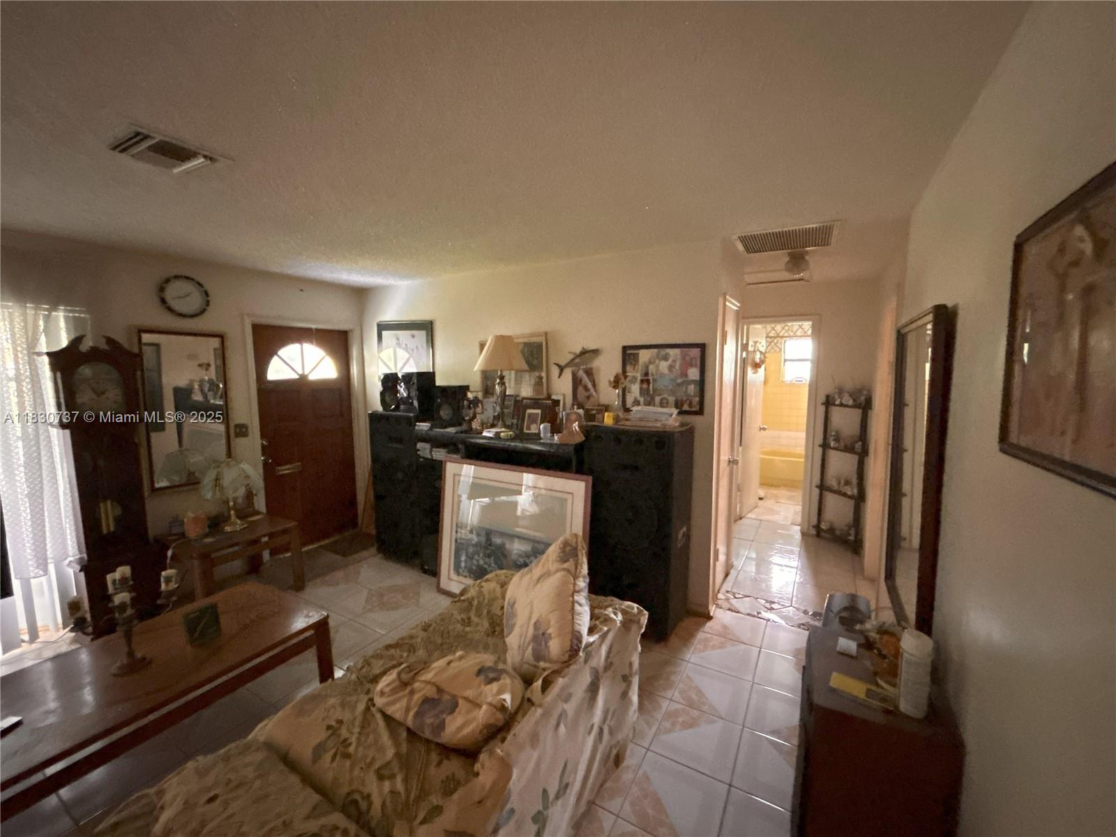 4560 Nw 25th Pl Property Photo 17