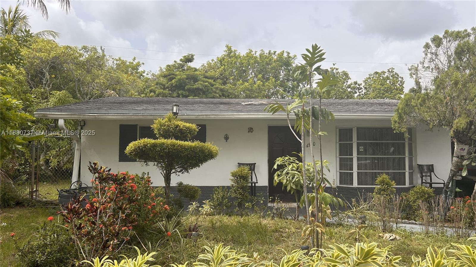 4560 Nw 25th Pl Property Photo 24