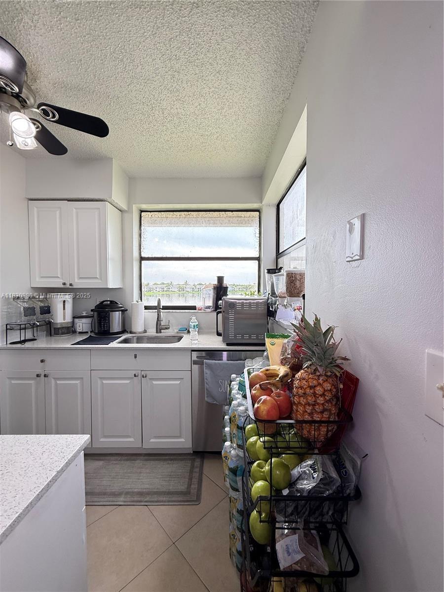 889 Hamilton Dr 889h Property Photo 12