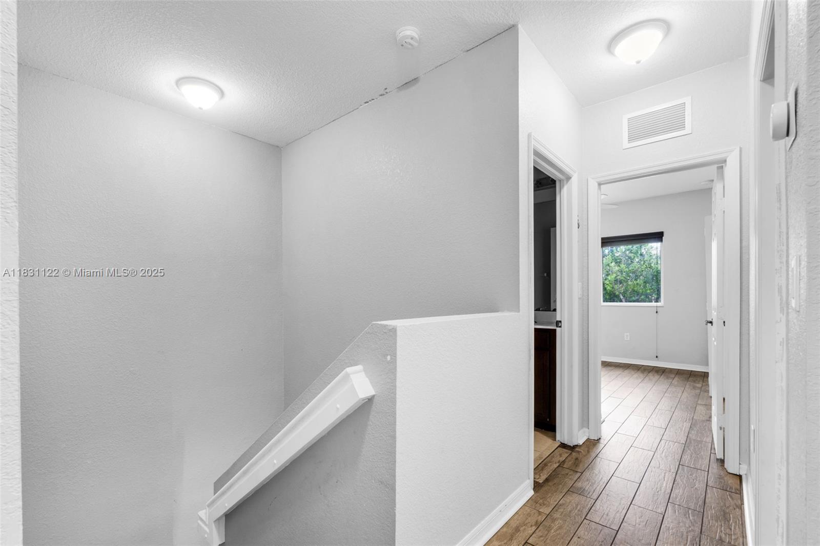 2345 Se 16th Pl Property Photo 27