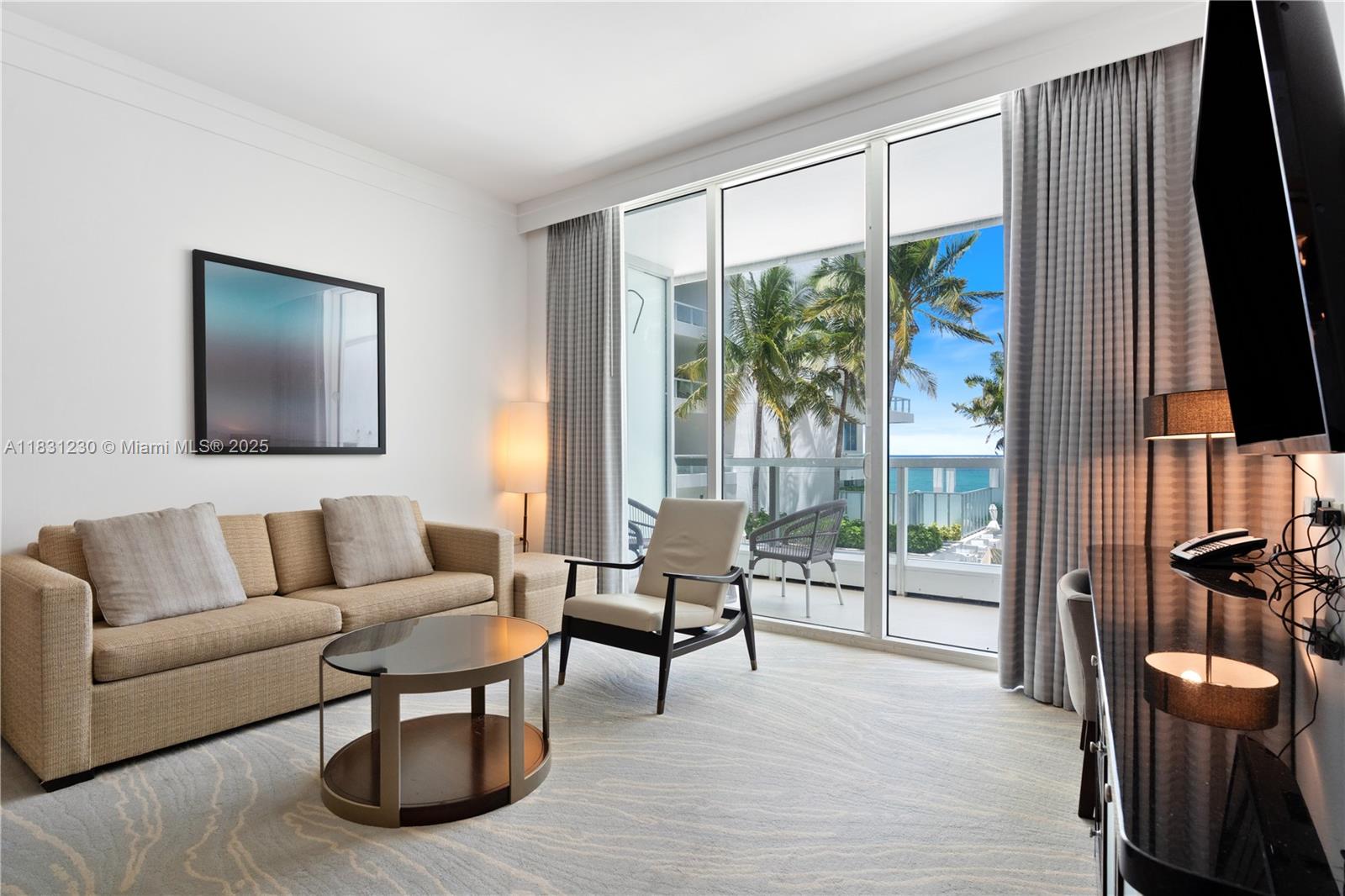 4391 Collins Ave 623 Property Photo 2