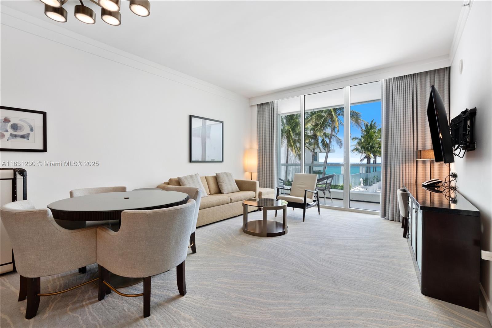 4391 Collins Ave 623 Property Photo 3