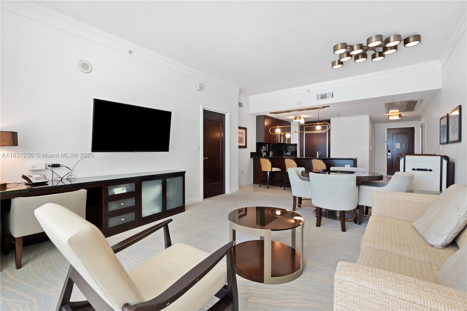 4391 Collins Ave 623 Property Photo 5