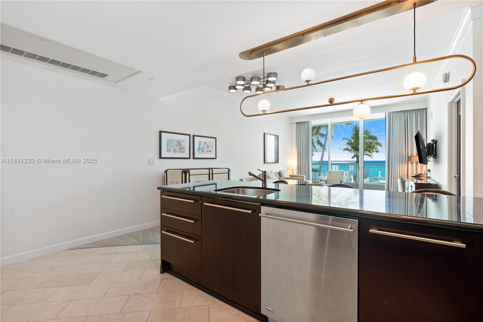 4391 Collins Ave 623 Property Photo 10