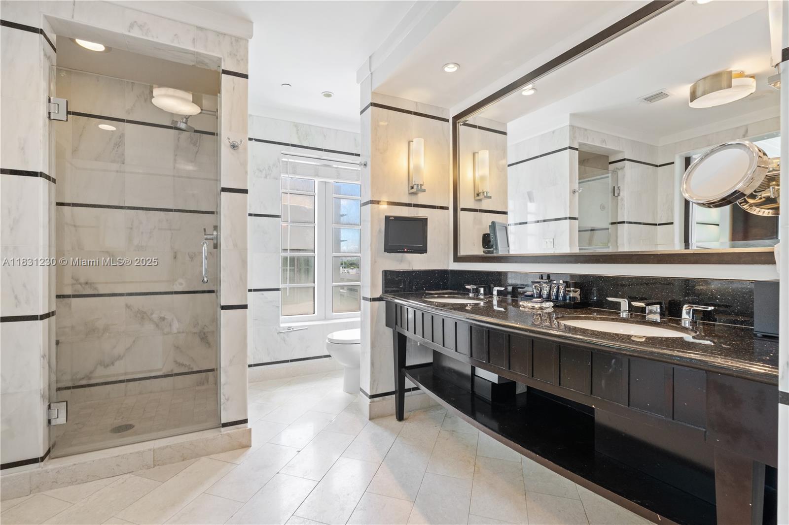 4391 Collins Ave 623 Property Photo 13