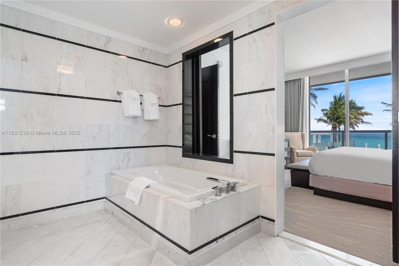 4391 Collins Ave 623 Property Photo 15