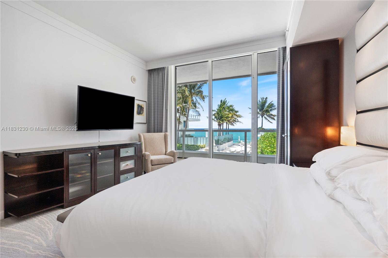 4391 Collins Ave 623 Property Photo 17