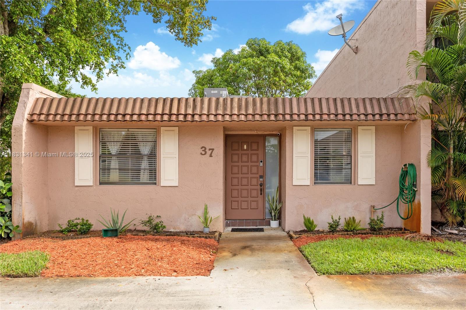 37 Seville Circle 1-50 Property Photo 1