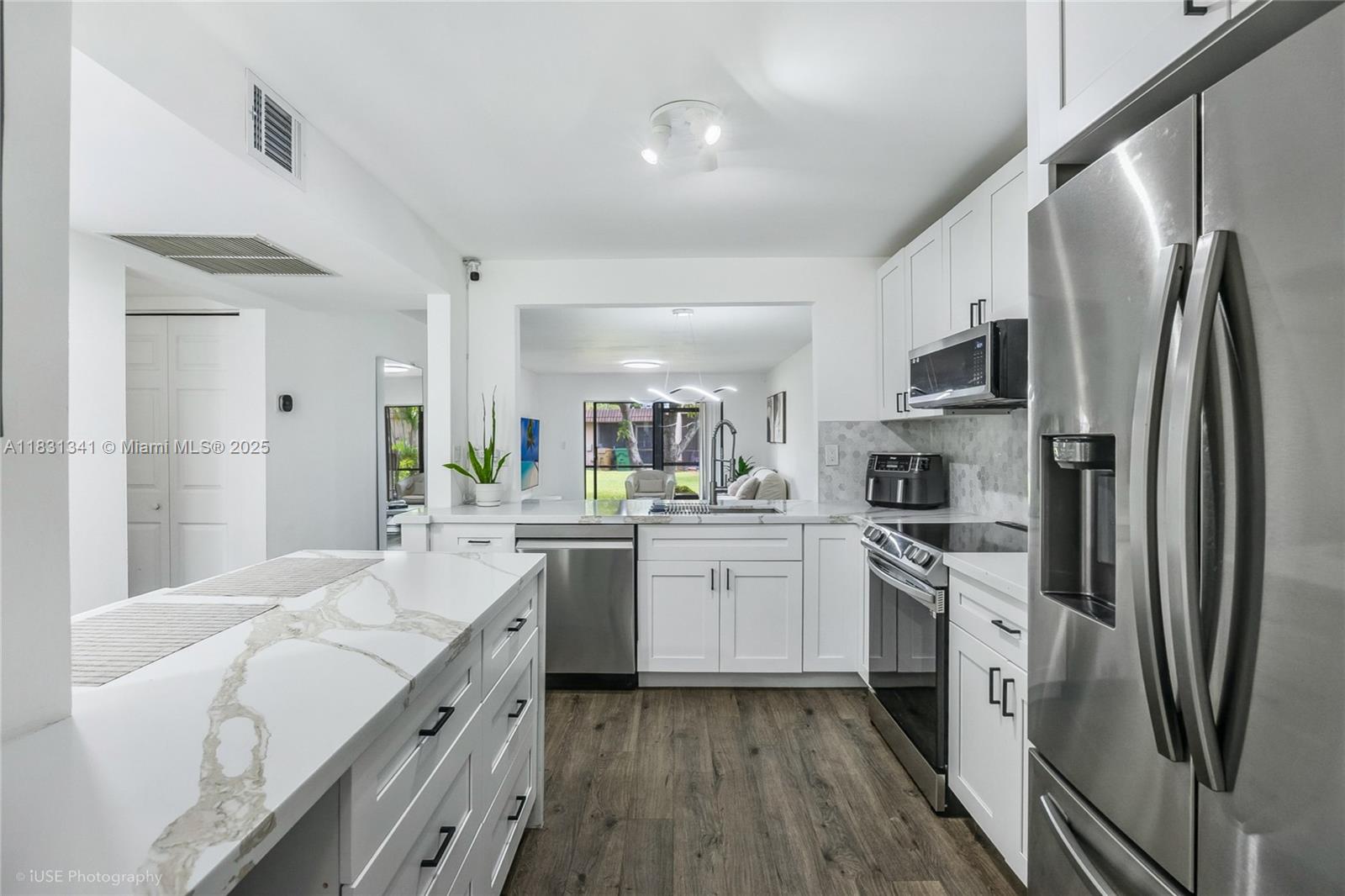 37 Seville Circle 1-50 Property Photo 2