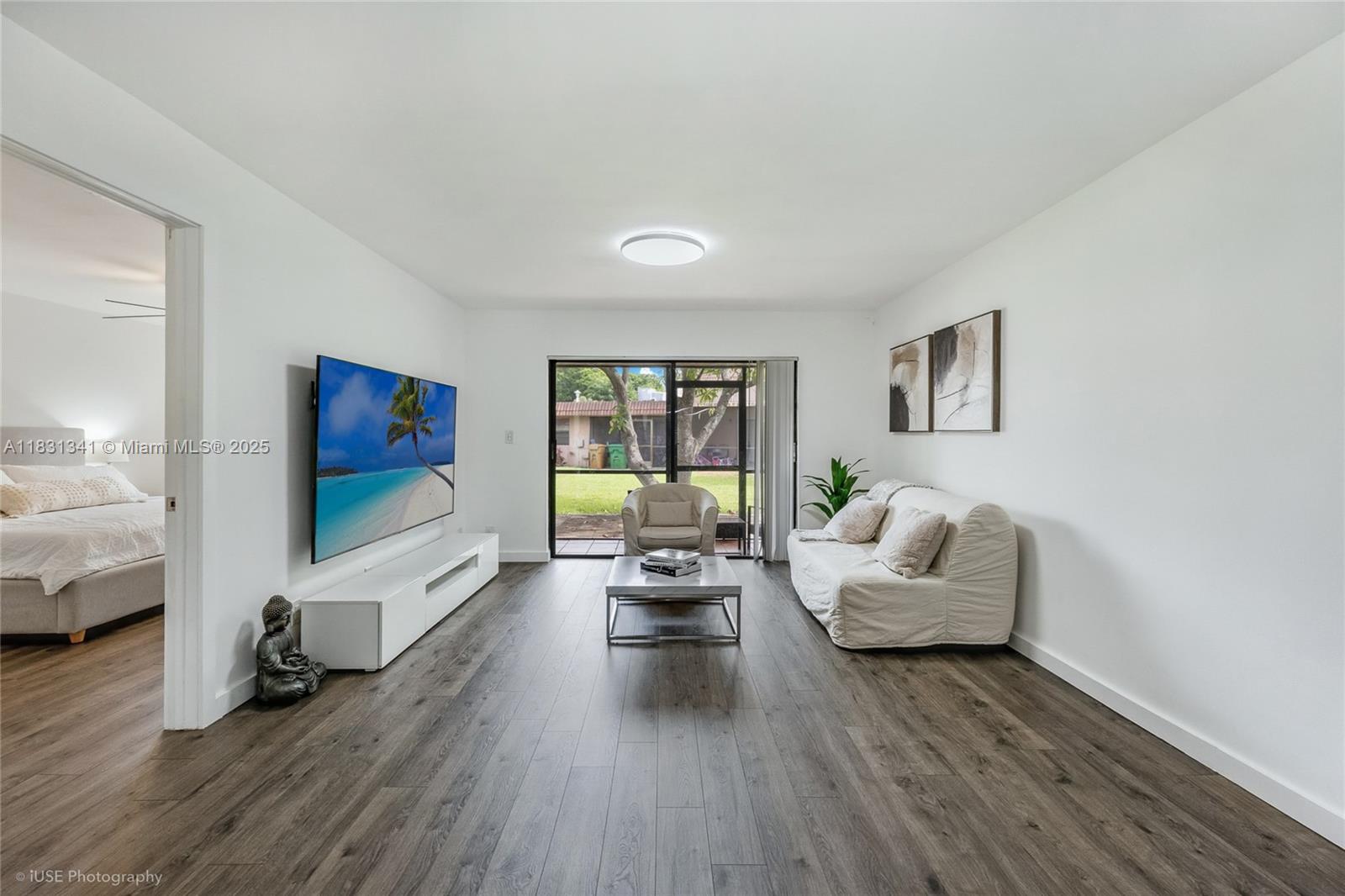 37 Seville Circle 1-50 Property Photo 7