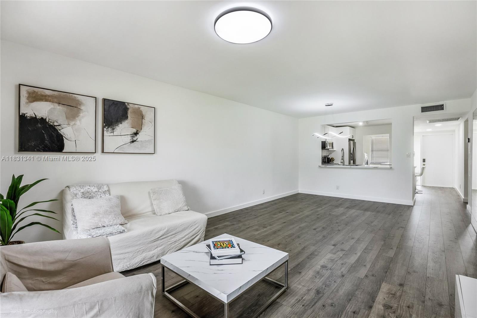 37 Seville Circle 1-50 Property Photo 9