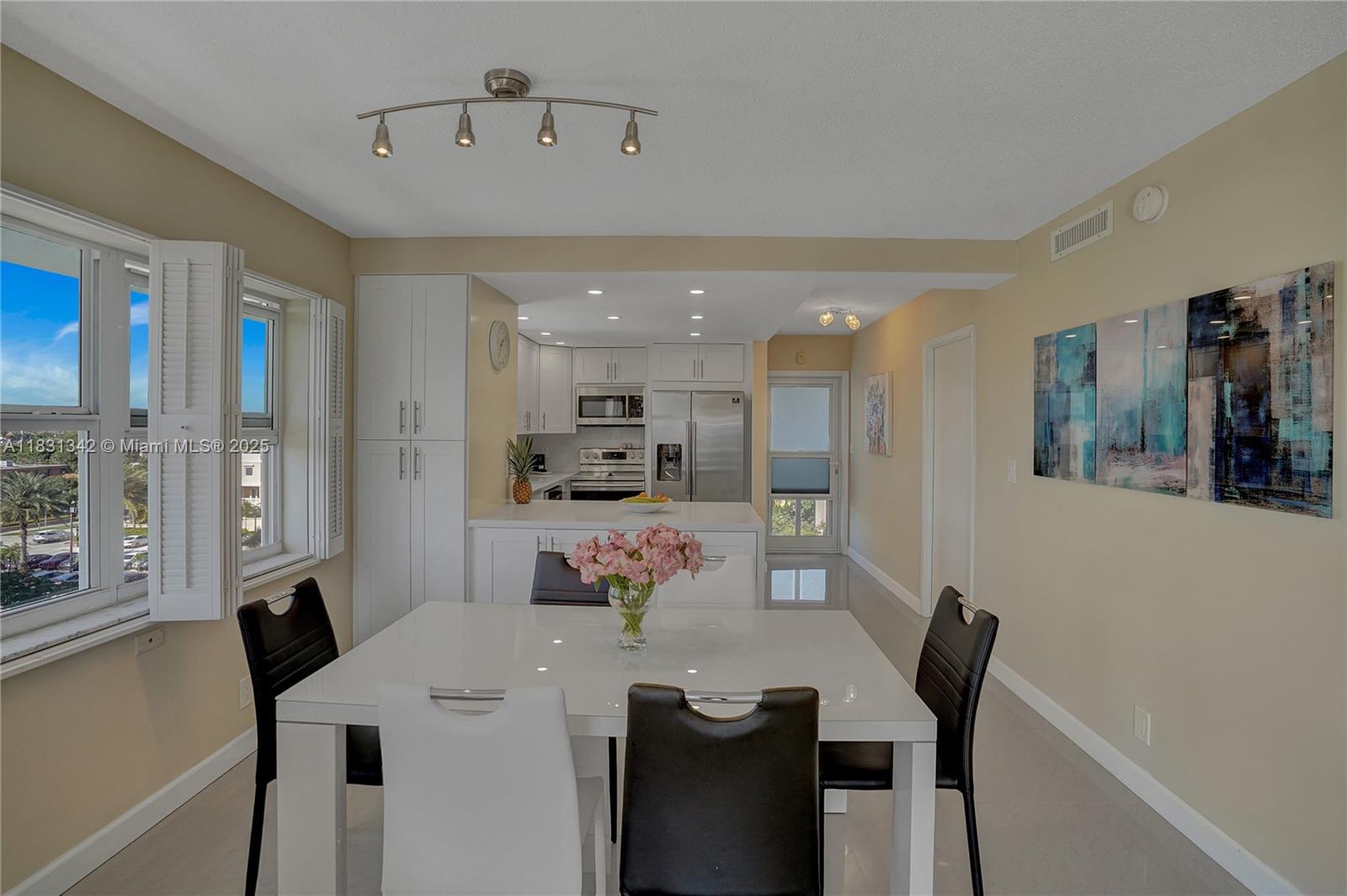 1620 N Ocean Blvd 510 Property Photo 25