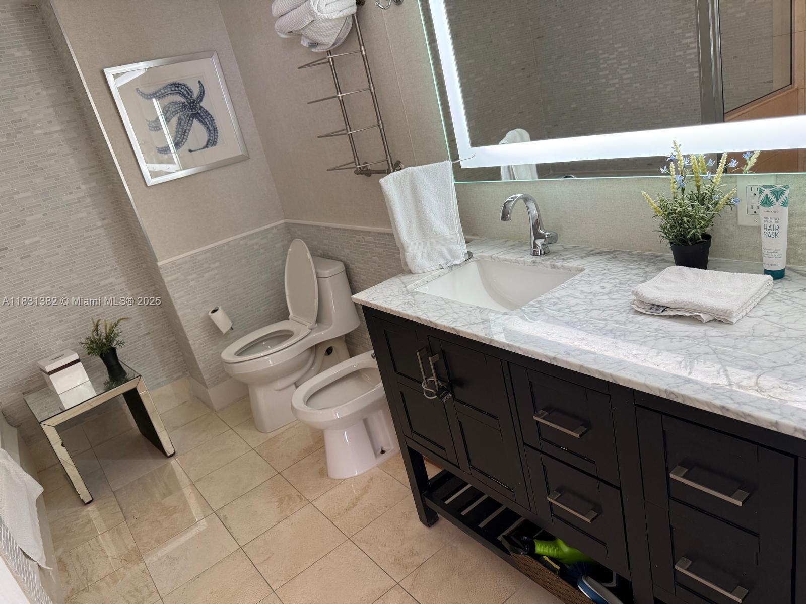 17375 Collins Ave 702 Property Photo 11