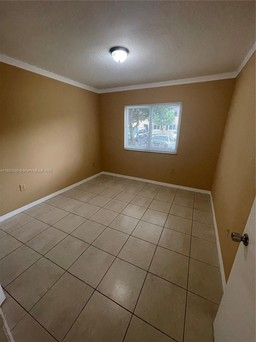 945 Ne 33rd Ter 101 Property Photo 10