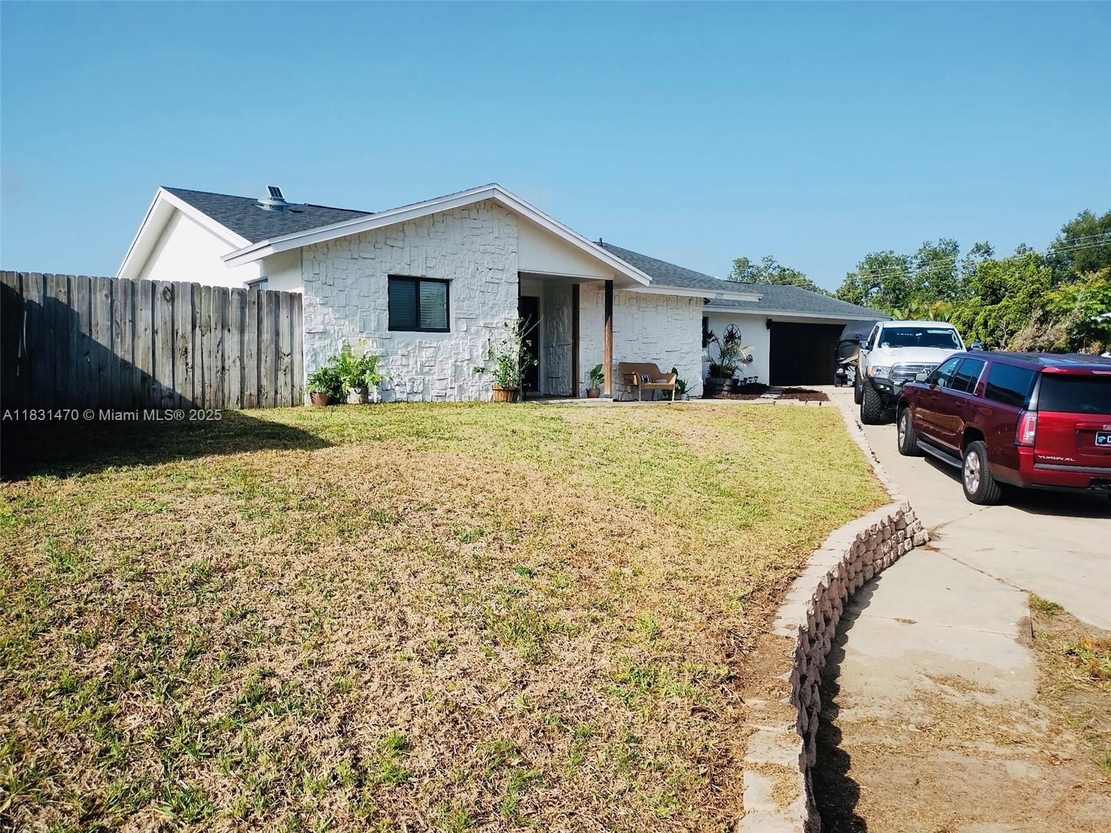 2575 Indian Hills Ct Property Photo 1
