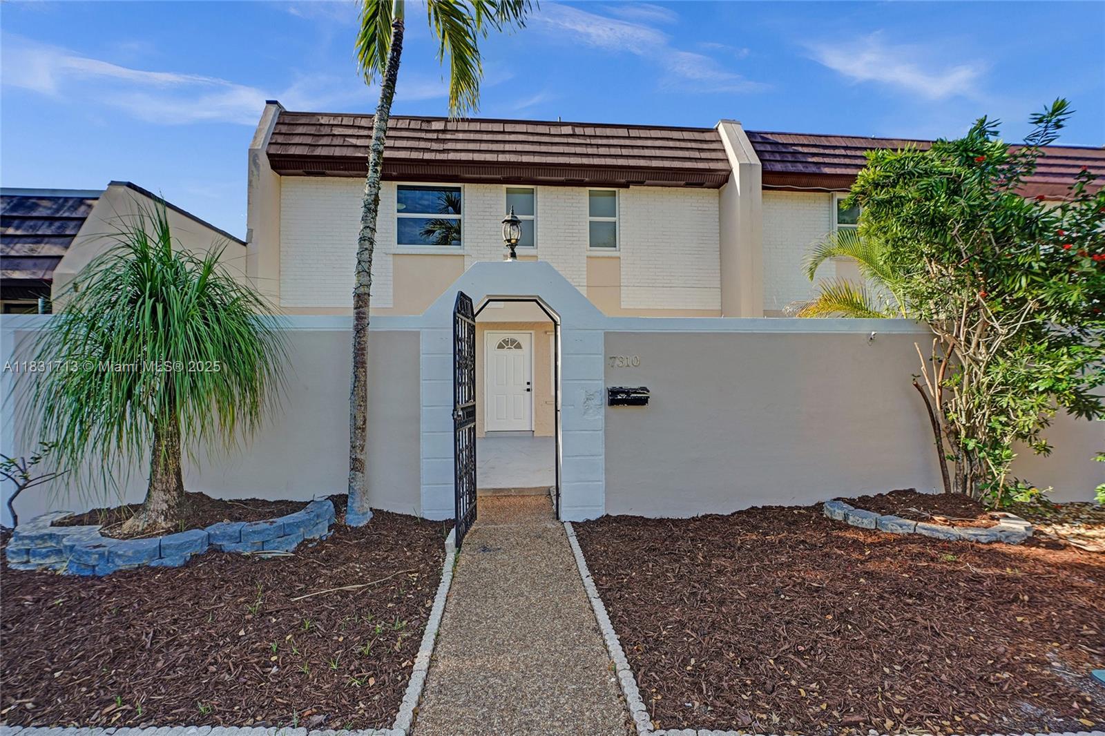 7310 S Miami Lakeway S Property Photo 1