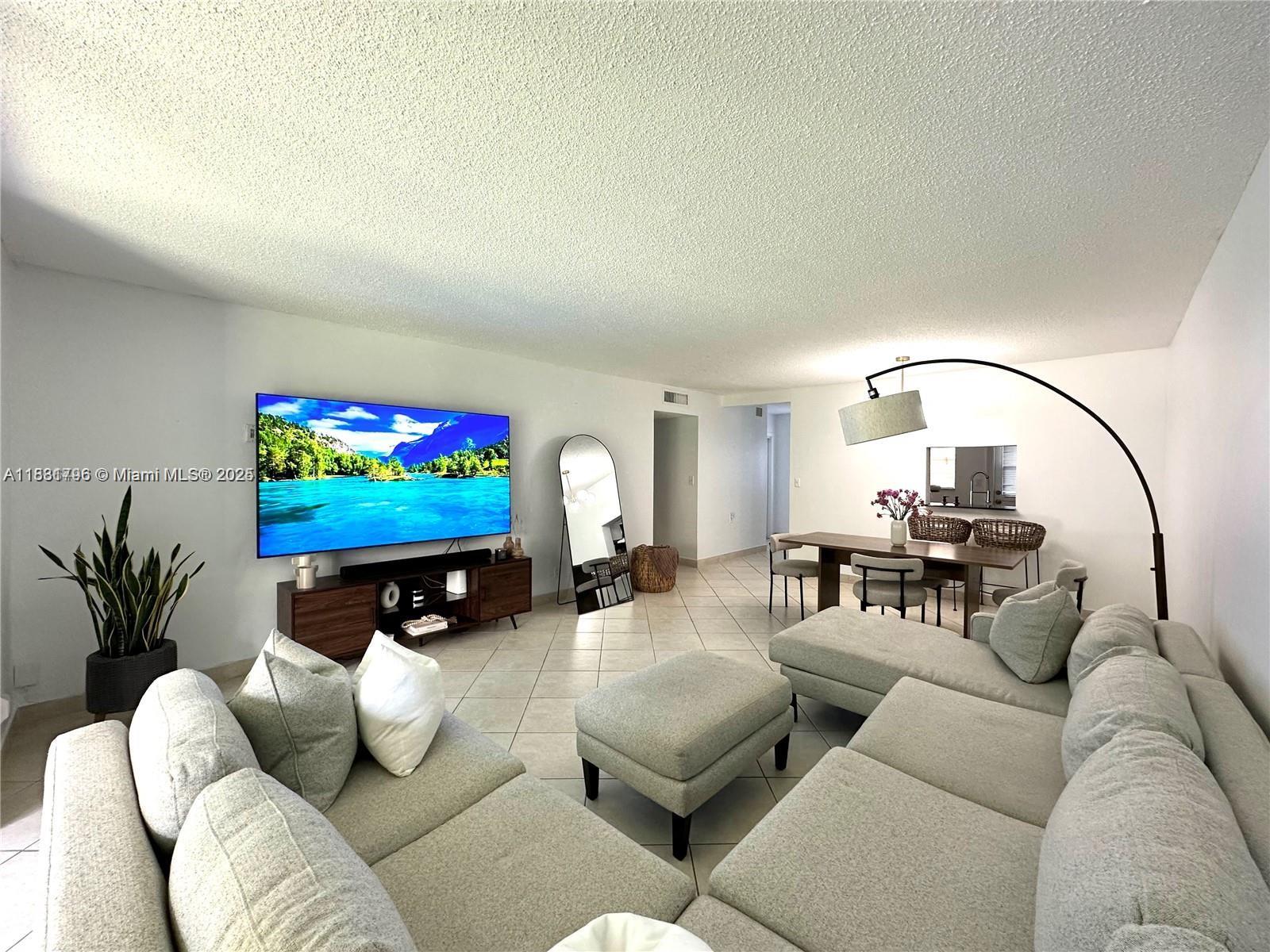 620 NE 12th Ave 102 Property Photo 1