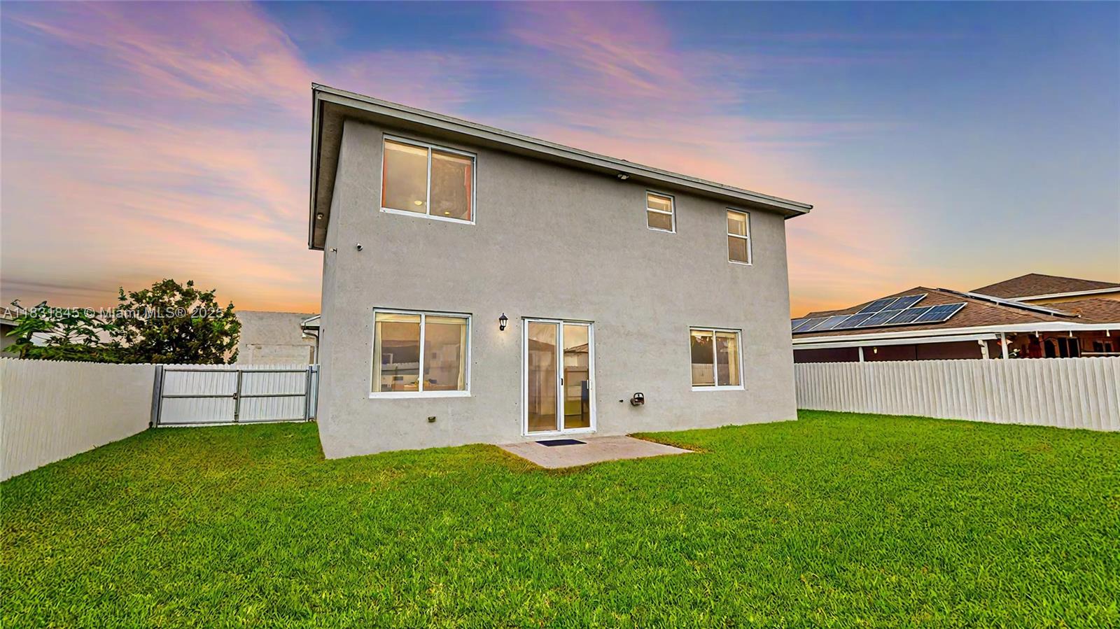 13374 SW 274th St Property Photo 1