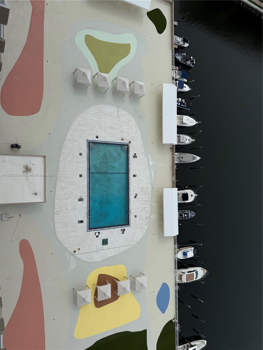 250 174th St 2307 Property Photo 18