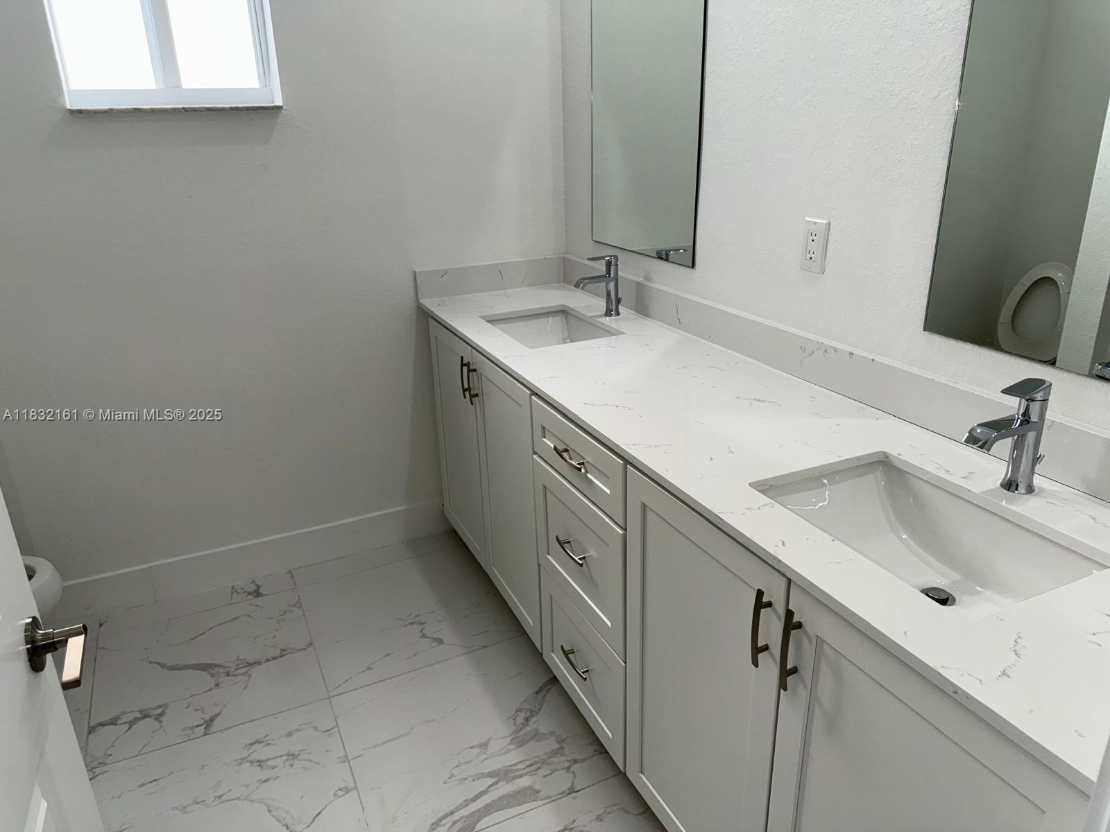1828 Ne 1st St Property Photo 15