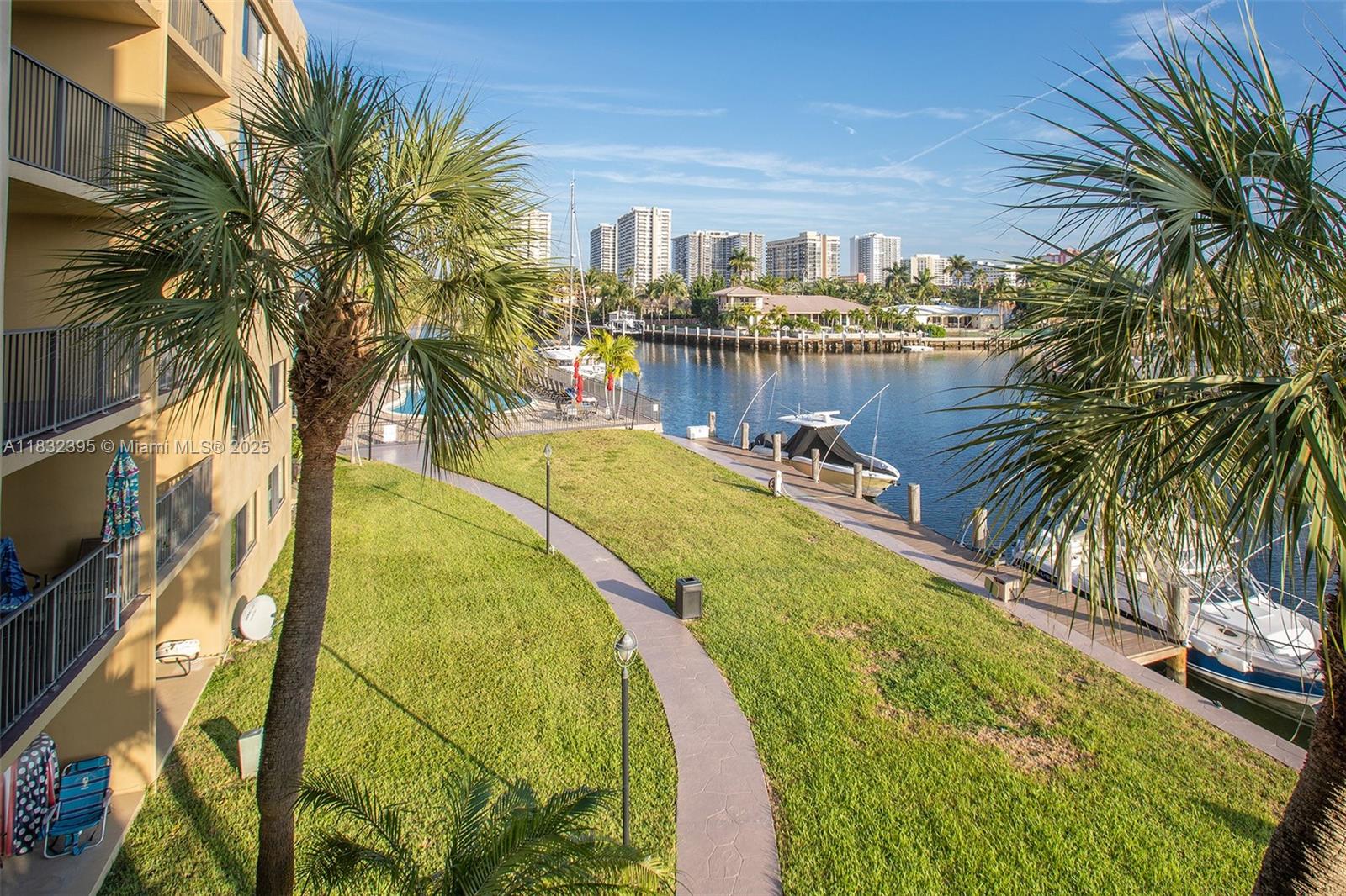 301 Golden Isles Dr 314 Property Photo 1