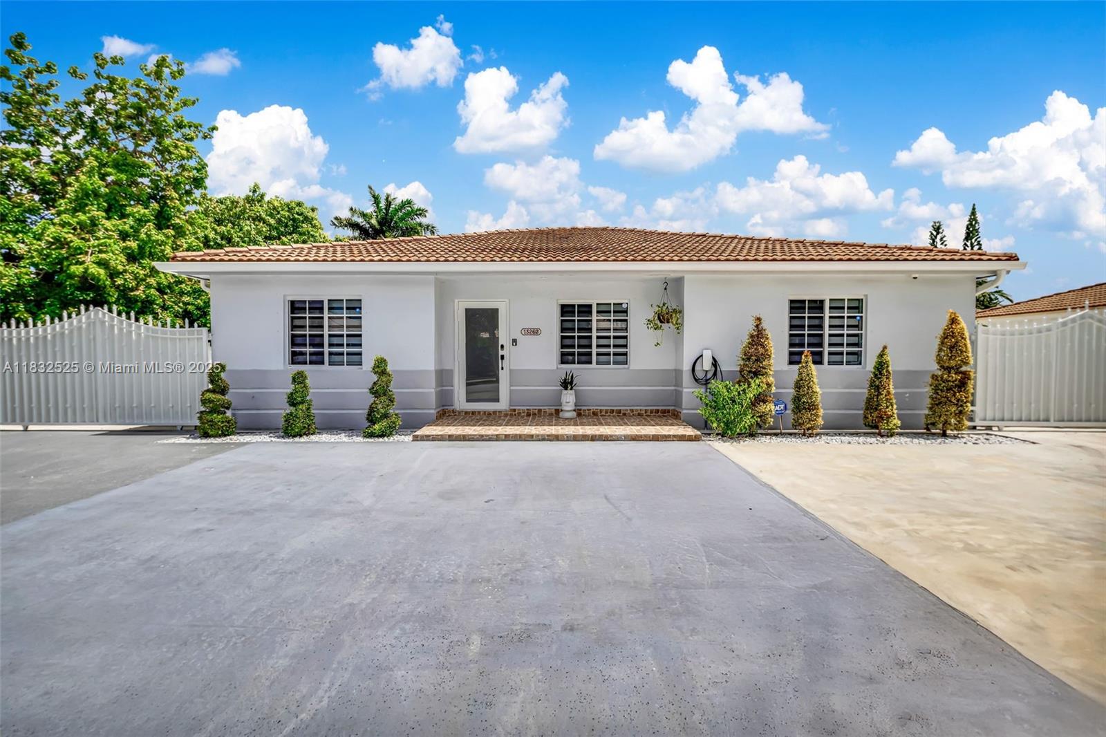 A11832525 Property Photo 1