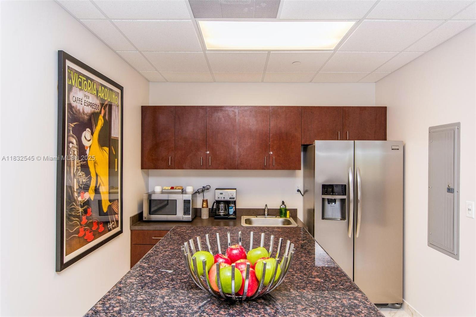 1555 Bonaventure Blvd 2019 Property Photo 7