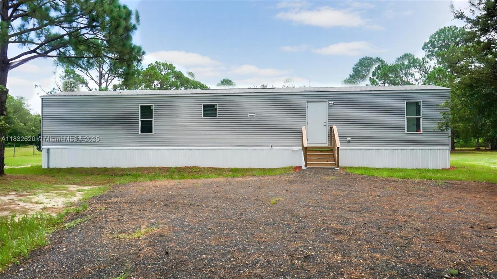 225 S Isora St Property Photo 1