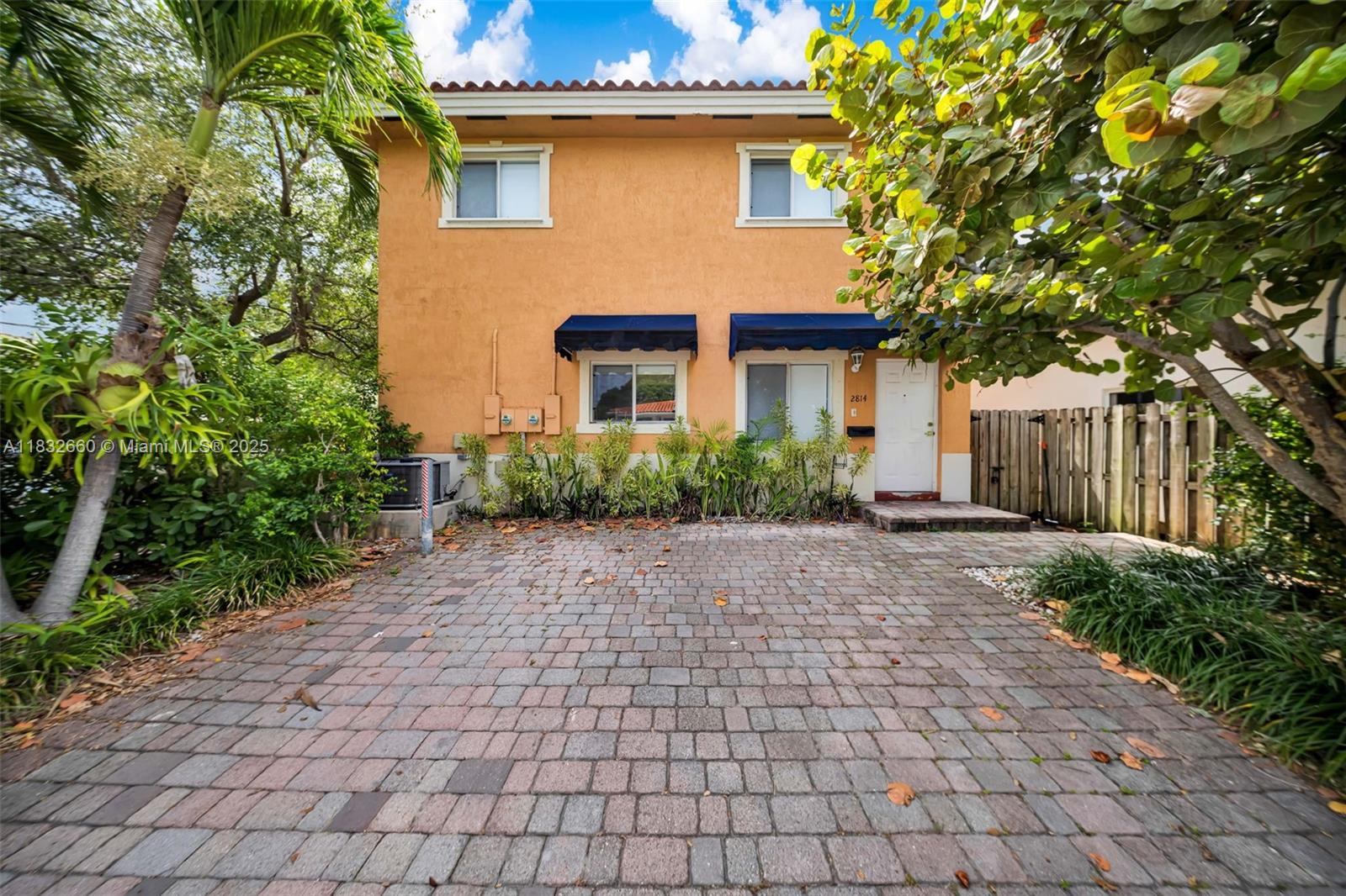 2814 Sw 27th Street A Property Photo 1