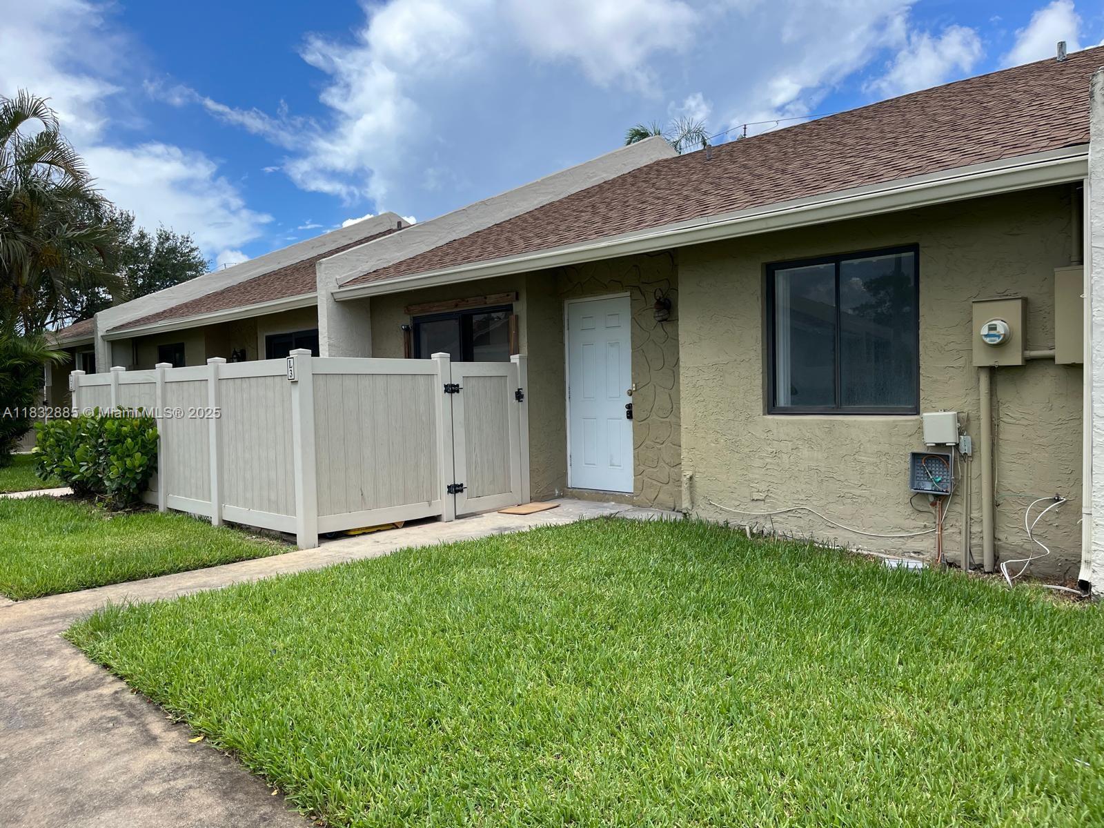 10295 Boca Bend W L3 Property Photo 1