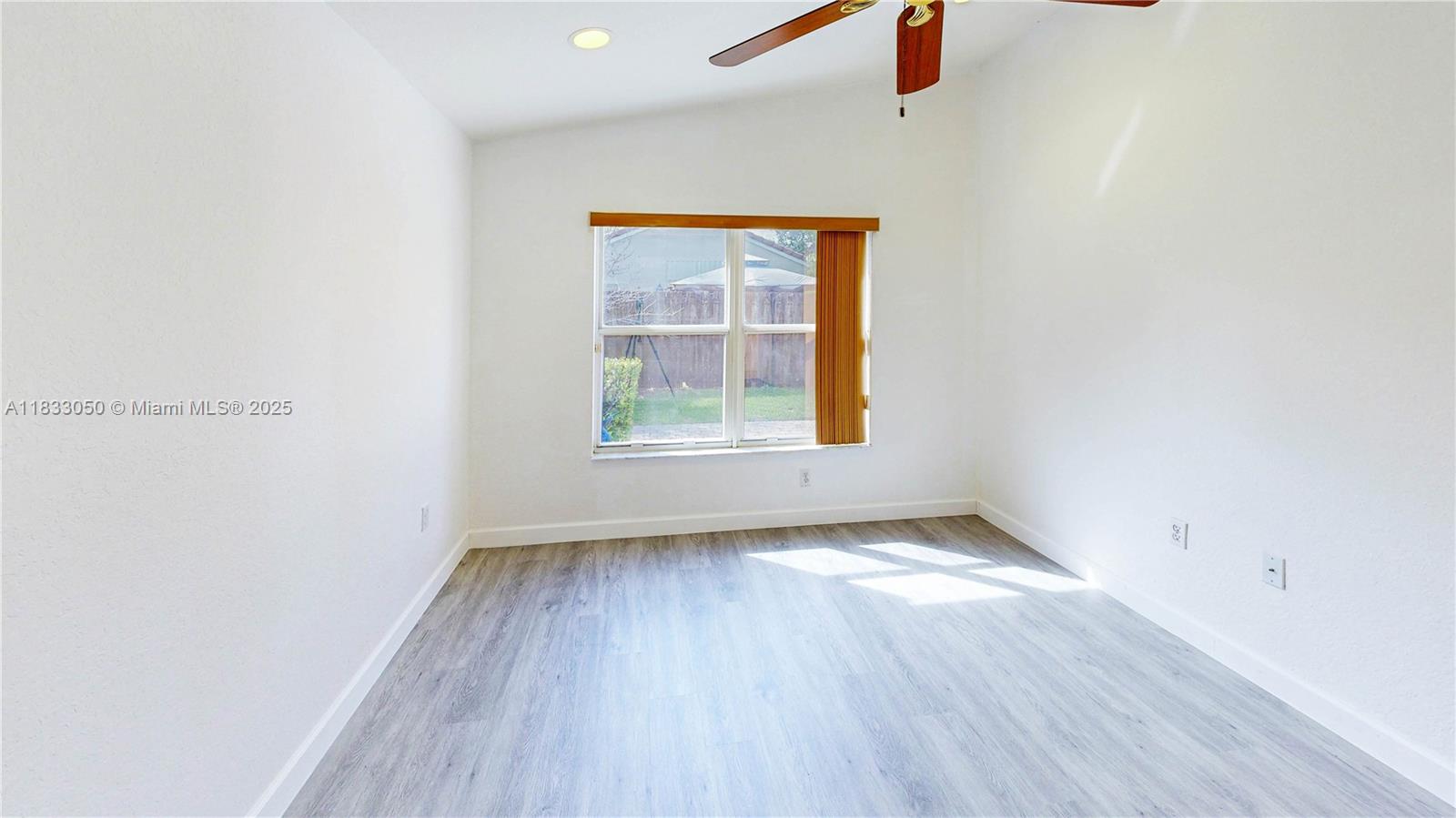 2075 Se 15th St Property Photo 24