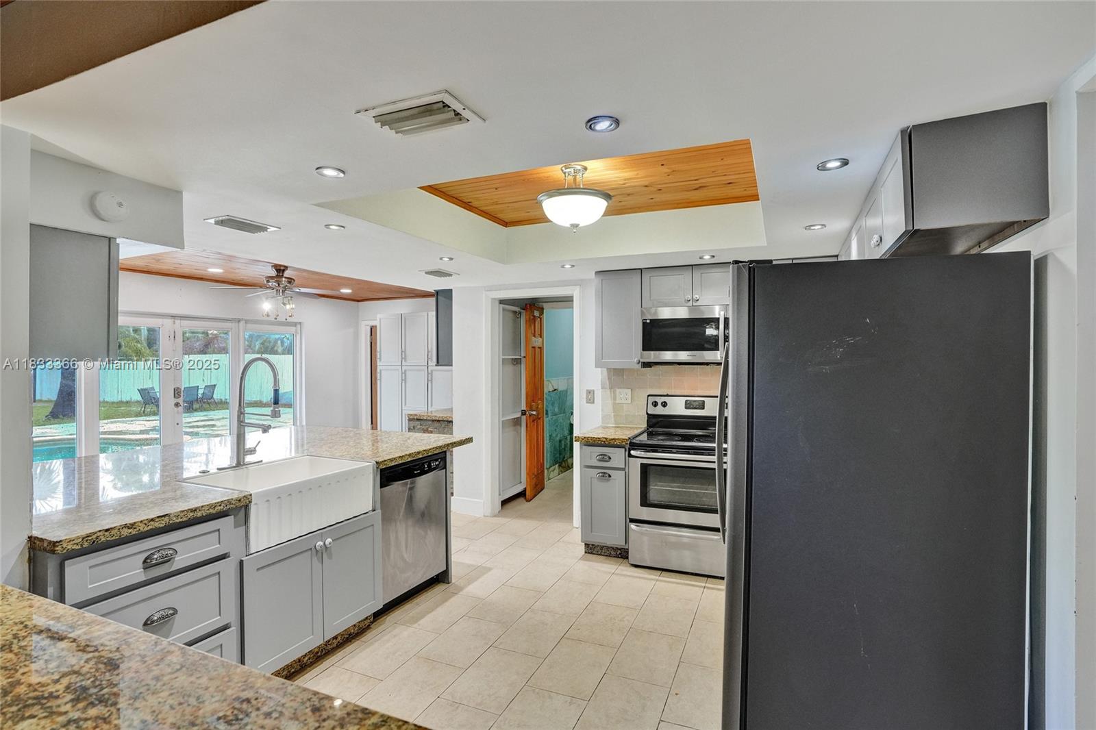 5840 Sw 19th St Property Photo 13