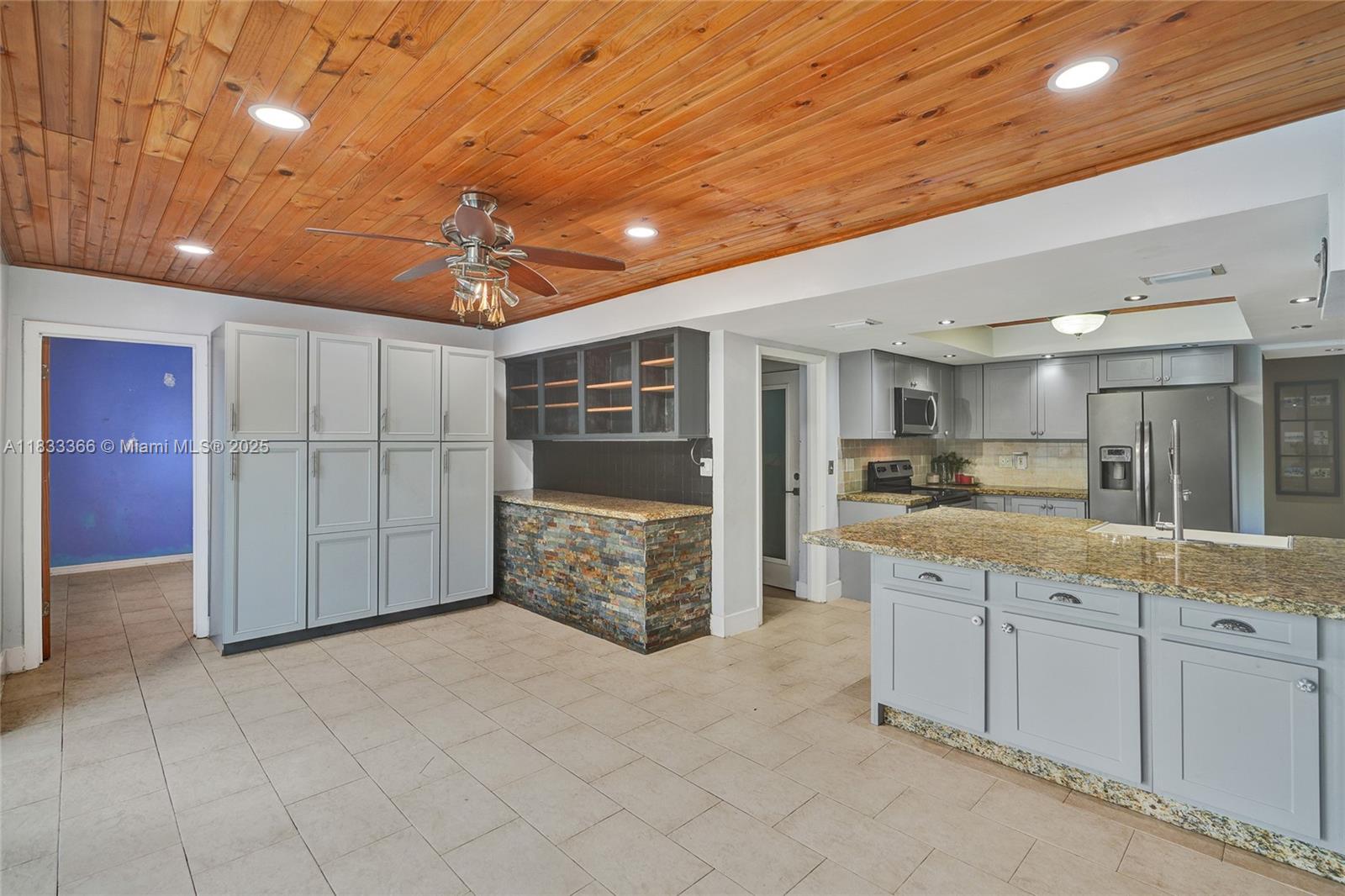 5840 Sw 19th St Property Photo 15