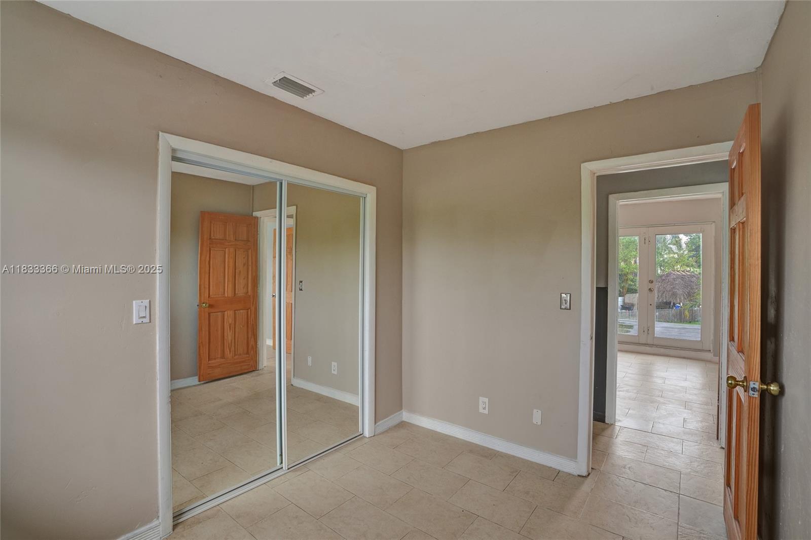 5840 Sw 19th St Property Photo 36